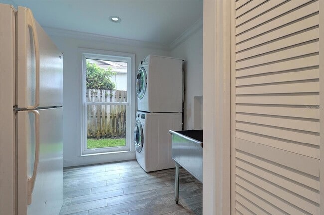 Building Photo - 2958 Meadow Wood Dr