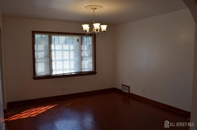Building Photo - 550 4th St