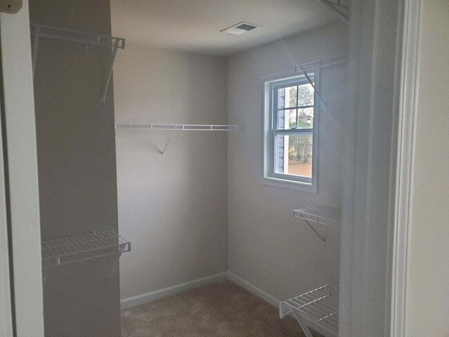 Building Photo - Great Townhome!