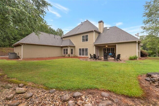 Building Photo - 100 Hardwood Ln