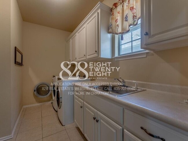 Building Photo - Stunning 3 Bed/3 Bath Home in Auburn Meadows Gated Community