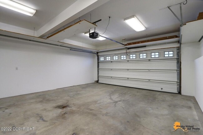 Building Photo - 1305 W 7th Ave
