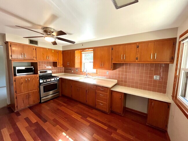 Primary Photo - 1663 N 116th St