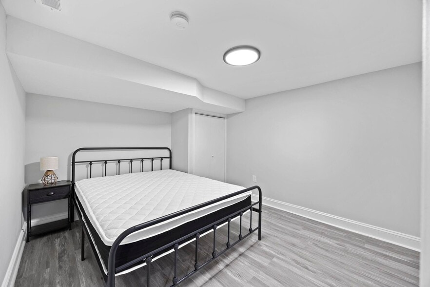 Building Photo - 5716 Leith Walk