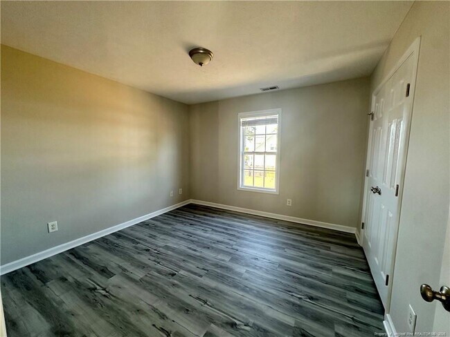 Building Photo - 11 Lattimore Rd