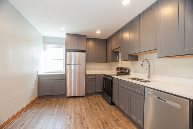 Building Photo - 1330 W Norwood St