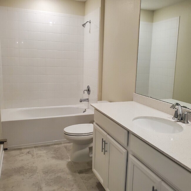 Building Photo - 4 Bedroom House in Soltera Springs