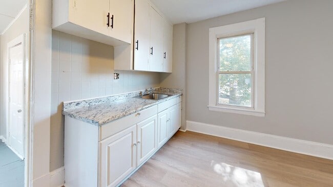 Building Photo - 1371 W 85th St