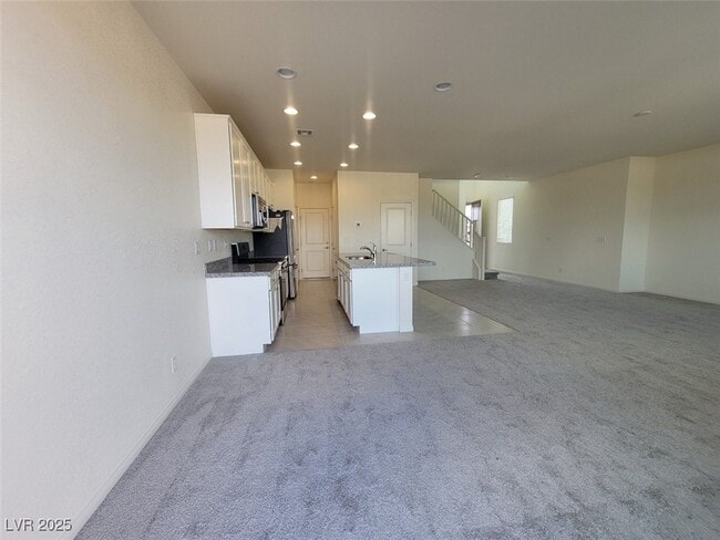 Building Photo - 8418 Sycamore Crk St