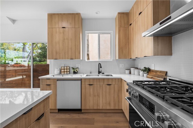 Building Photo - 2203 Pelham Ave