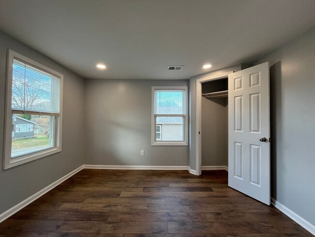 Building Photo - Brand New Renovated 2/1 in Easley!