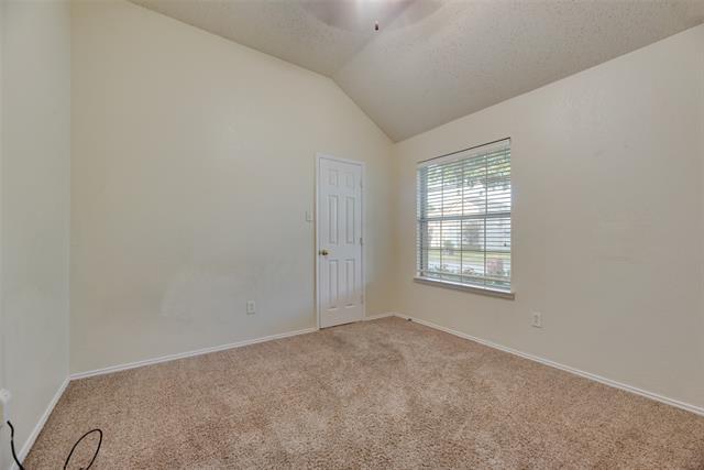 Building Photo - 2307 Stratford Dr