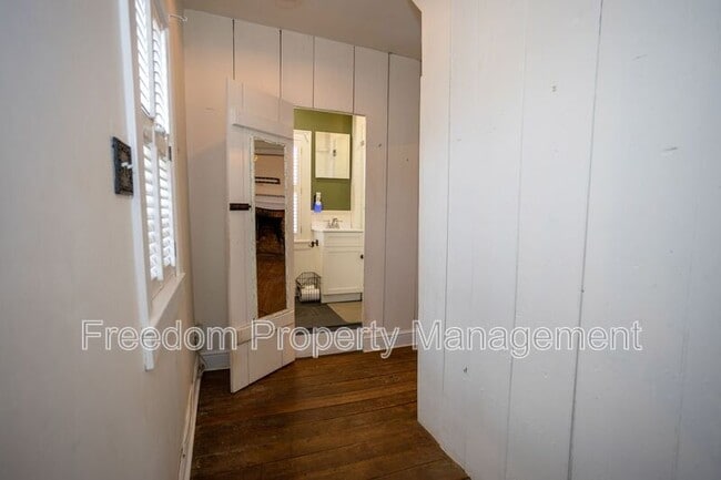 Building Photo - 8200 Buckland Mill Rd