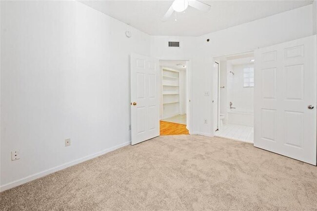 Building Photo - 3205 NE 184th St