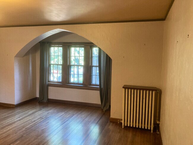 Building Photo - 131 S 39th St