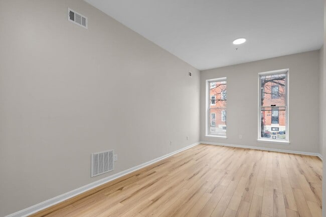 Building Photo - 2021 E Baltimore St