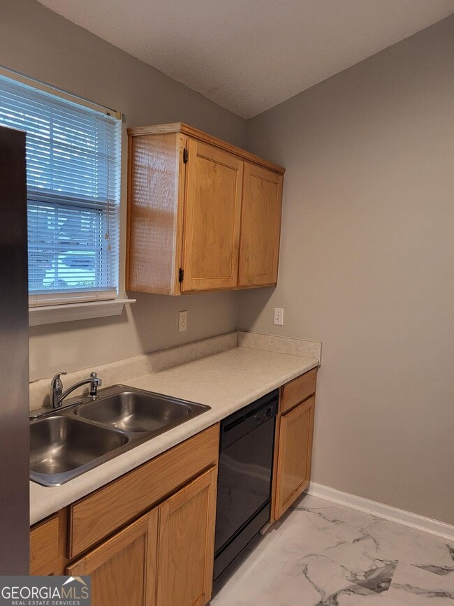 Building Photo - 319 Madison Ave