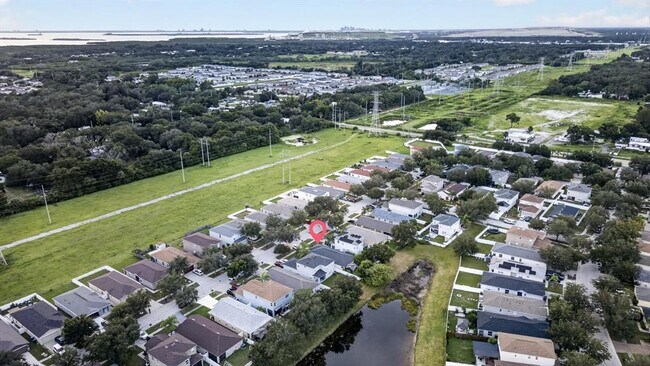 Building Photo - 7961 Carriage Pointe Dr