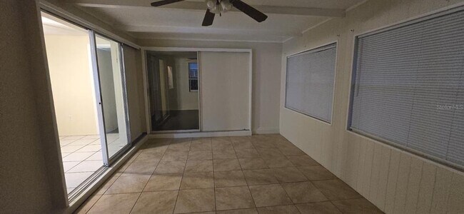 Building Photo - 401 Skylark Ln NW