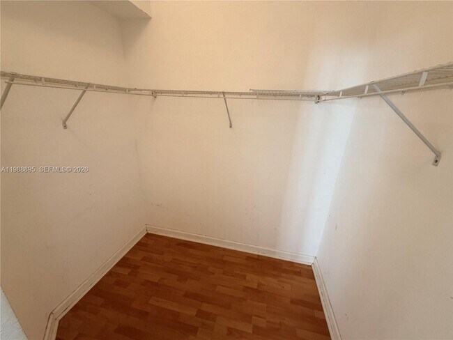 Building Photo - 4110 NE 22nd Ct