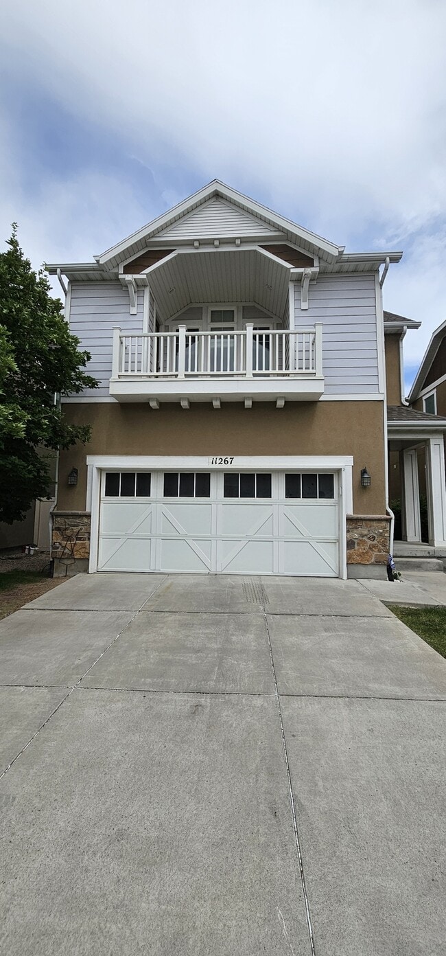 Building Photo - 11267 Crescent Oak Way