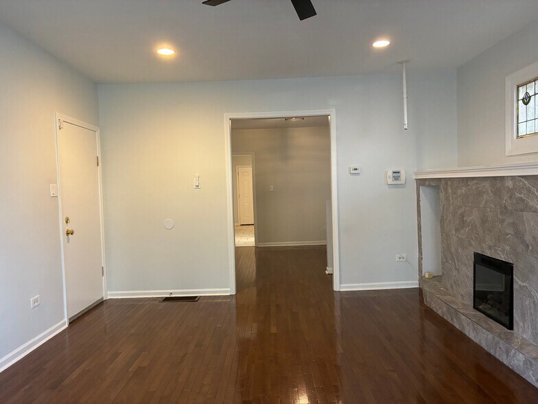 Building Photo - 8144 S Marshfield Ave