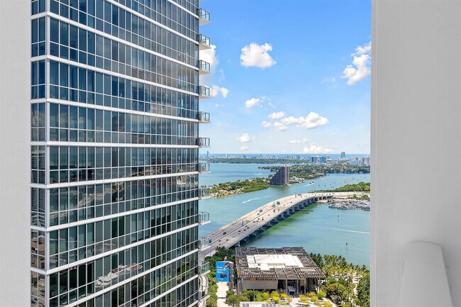 Building Photo - 1040 Biscayne Blvd