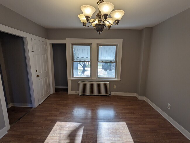 Building Photo - 386 Platt Ave