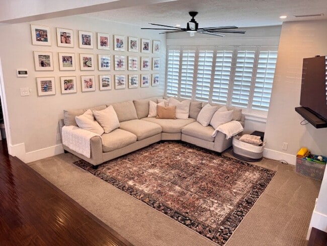 Building Photo - Stunning 7-Bedroom Home with Pool, EV-Read...
