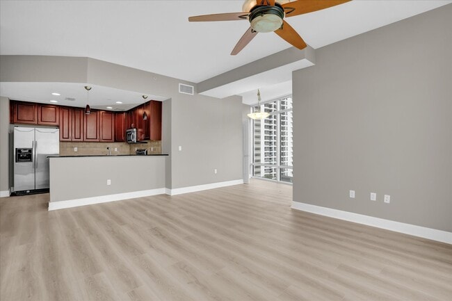 Building Photo - 101 S Eola Dr