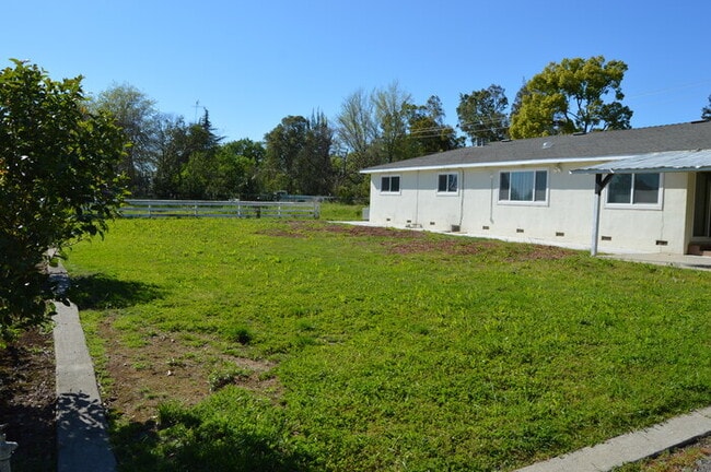 Building Photo - 9610 Sheldon Rd