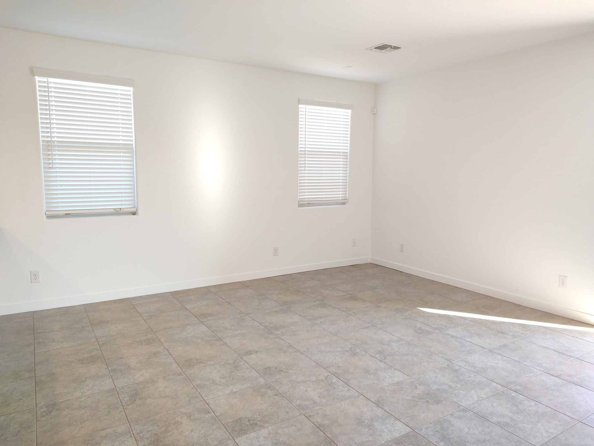 Building Photo - 6317 W Raymond St