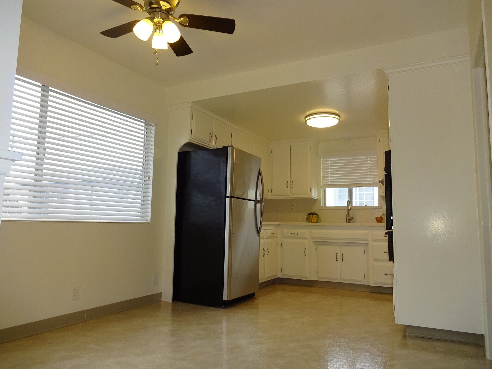 Refrigerator - 841 W 25th St