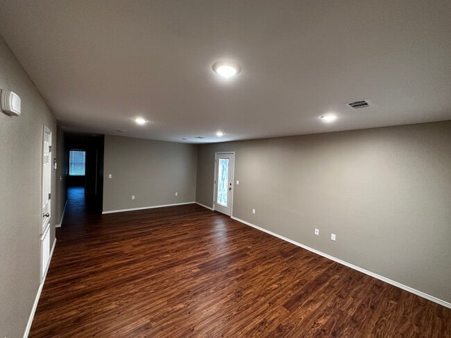 Building Photo - **REQUIRE 24-HOUR NOTICE BEFORE SHOWING, AVAILABLE 1/1/26**Come take a look at this new construct...