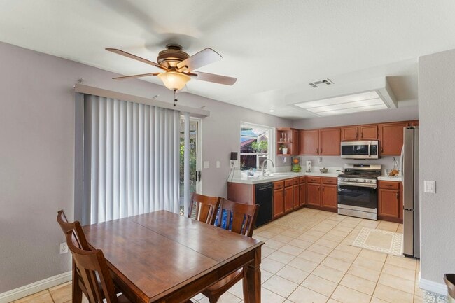 Building Photo - 958 Stratford Way