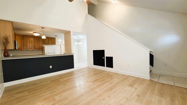 Building Photo - 3189 Sawtooth Dr