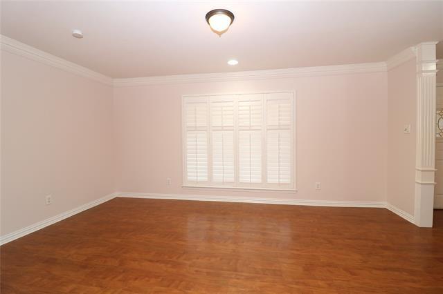 Building Photo - 2703 Peachtree Ln
