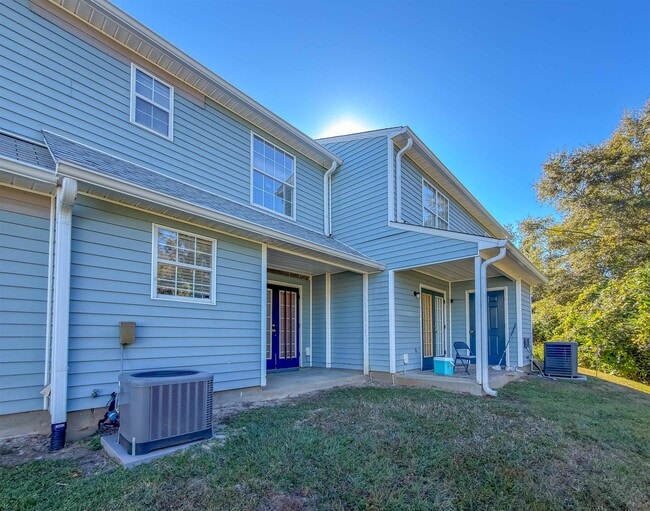 Building Photo - 696 Timberwood Cir E