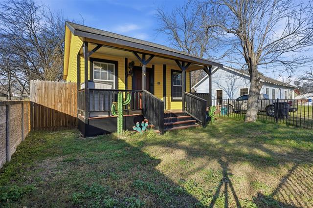 Building Photo - 209 E Lone Star St