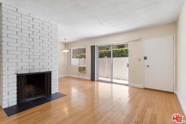 Building Photo - 11947 Kiowa Ave