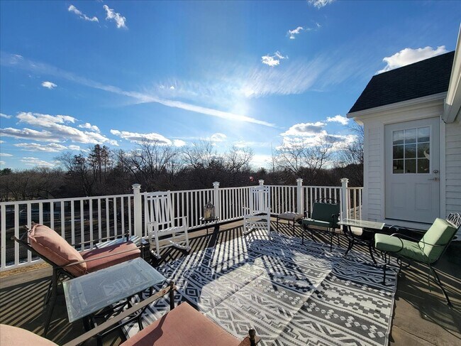 Building Photo - 708 S Rose Farm Rd
