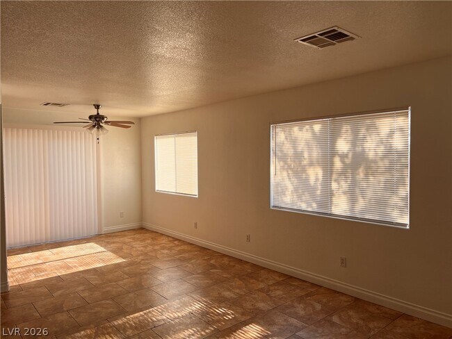 Building Photo - 3391 Sparrow Heights Ave