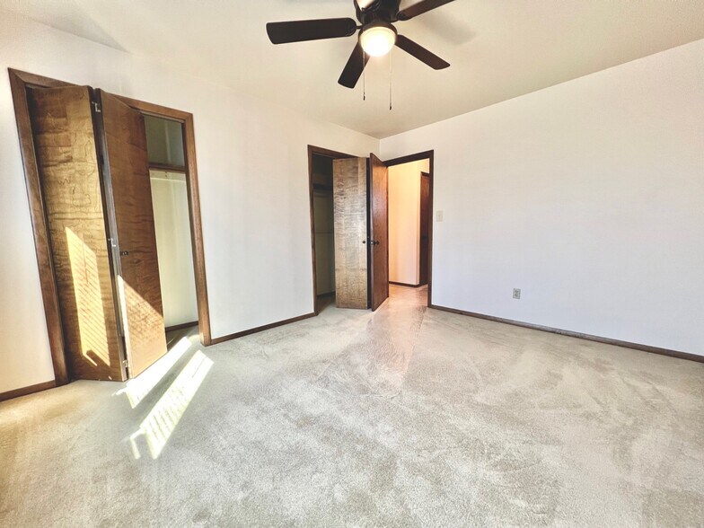 Building Photo - 205 Juniper Dr