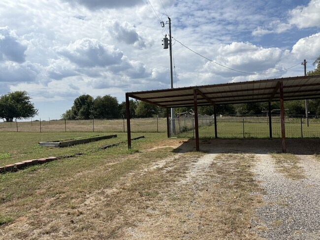 Building Photo - 23185 CR 3520
