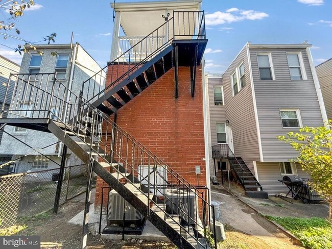 Building Photo - 2306 Wichita Ave