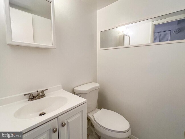 Building Photo - 19920 Waterloo Ct