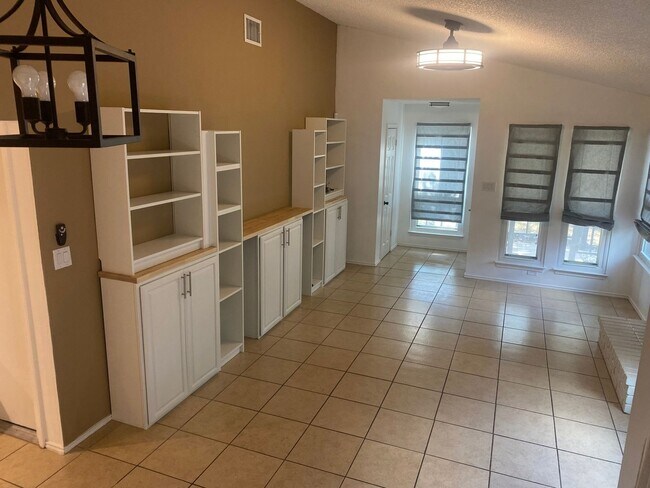 Building Photo - 12019 Stoney Park