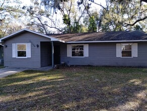 Building Photo - 2 Bedroom / 2 Bathroom Rental – Brooksville, Fl
