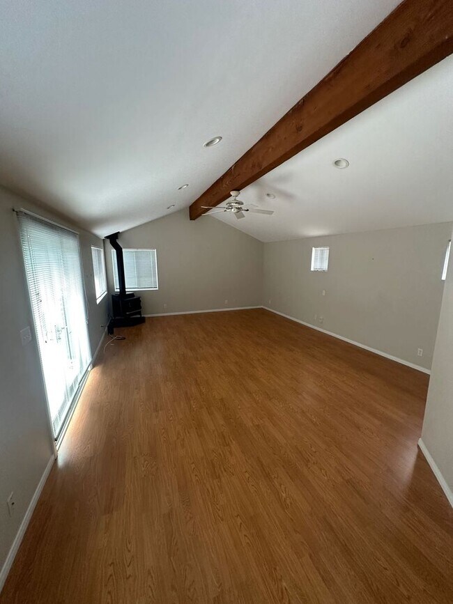 Building Photo - **Live the Ocean Beach Dream