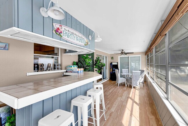 Building Photo - 897 Imperial Dr